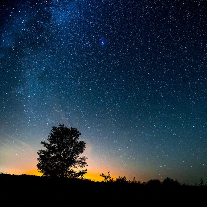 Sky full of stars. Звездное небо фон неяркий. Звездное небо фото маленький Формат. Night Sky with Falling Stars. Right at Night.